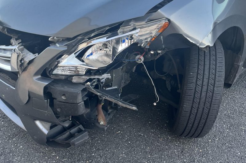 Minor Vista car accident with front-end damage